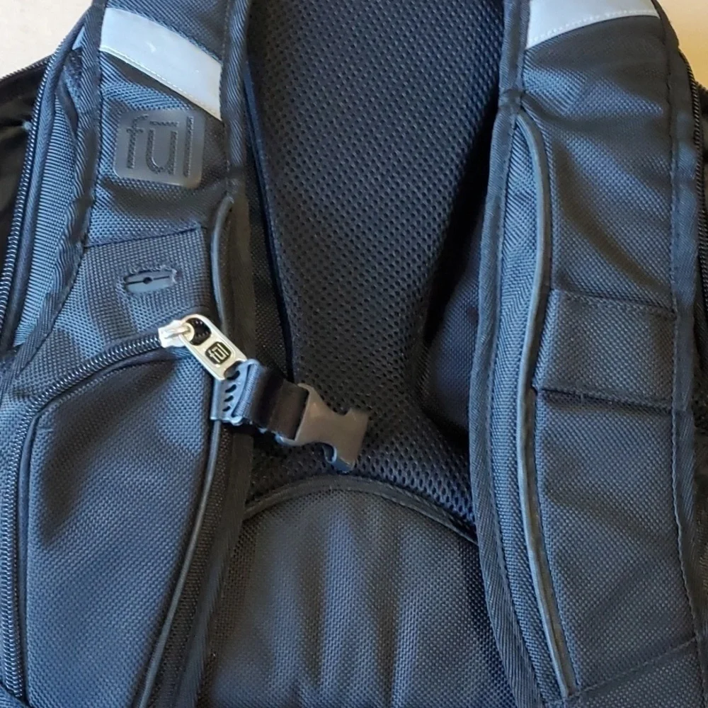 FUL two in one Macbook and IPad computer backpack Black